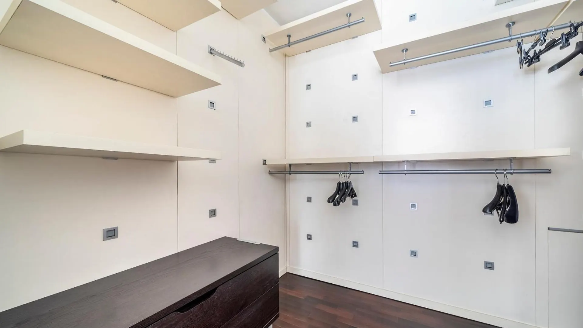 아파트 Red Lofty Milano- Loft Moderno Comodo Per Ippodromo, San Siro, Fiere E Politecnico, Parking