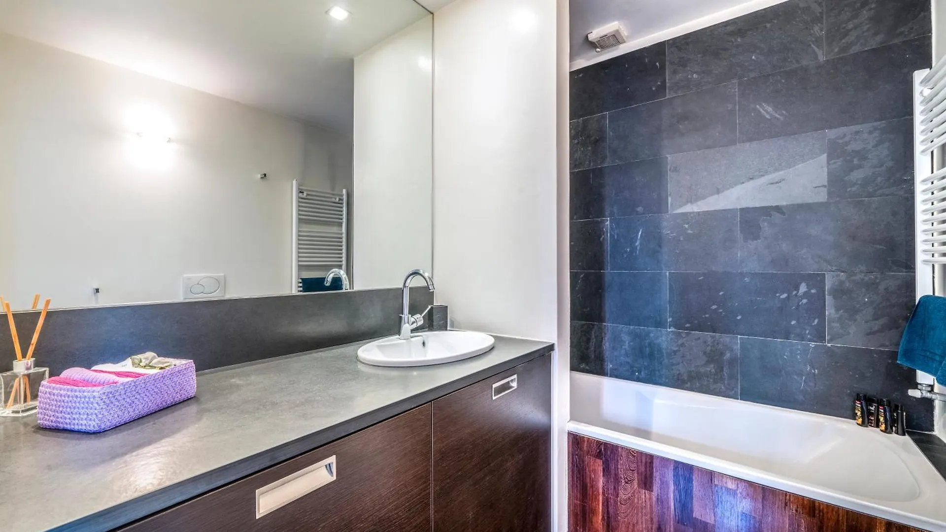 아파트 Red Lofty Milano- Loft Moderno Comodo Per Ippodromo, San Siro, Fiere E Politecnico, Parking