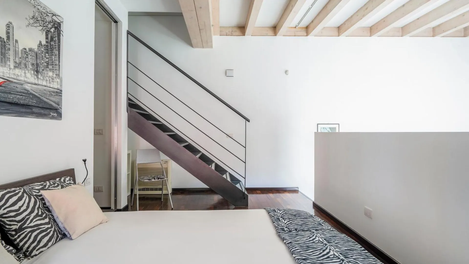Red Lofty Milano- Loft Moderno Comodo Per Ippodromo, San Siro, Fiere E Politecnico, Parking 0*, 밀라노 이탈리아